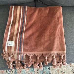 Vuori Unisex Beach Towel